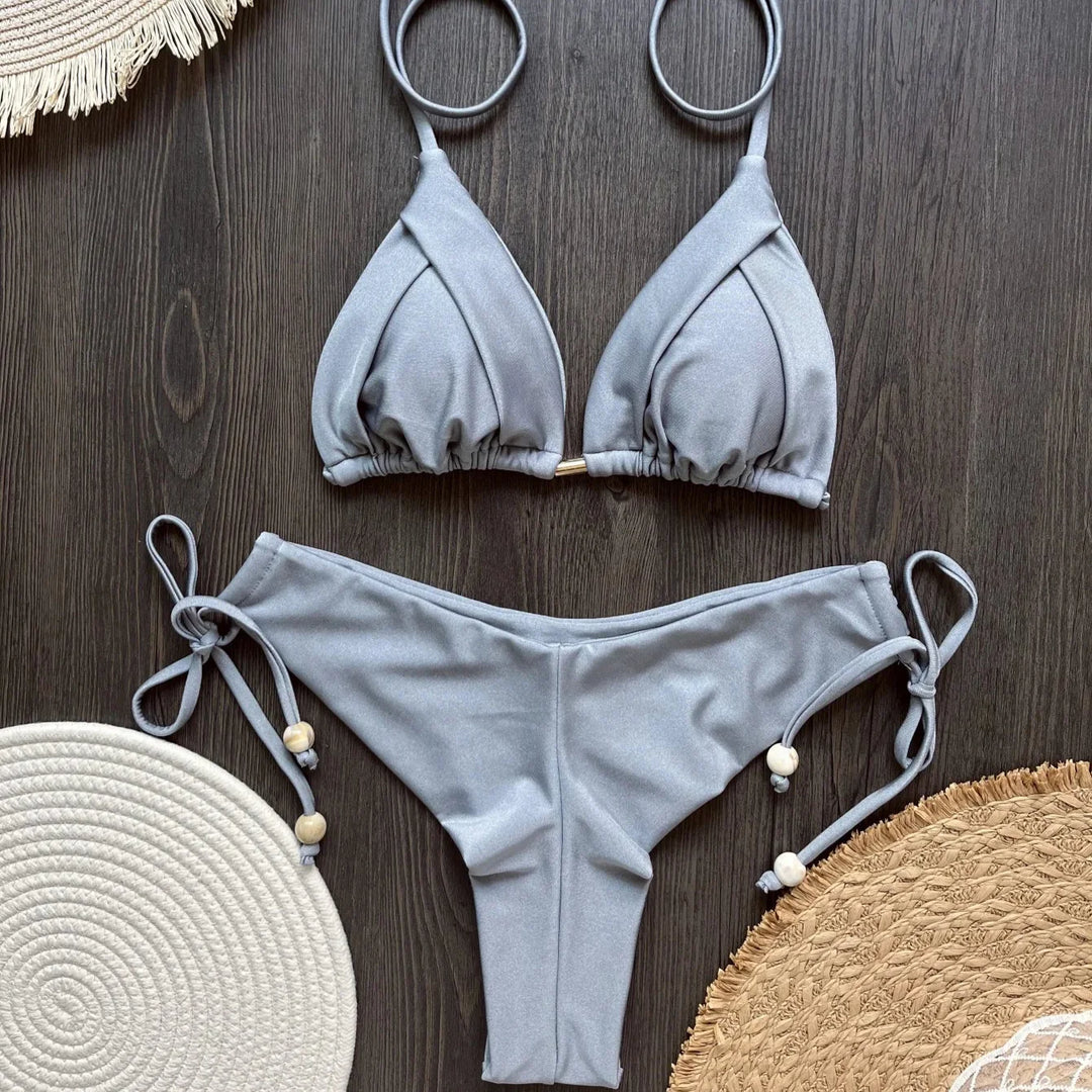 Bikini con cordini decorativi