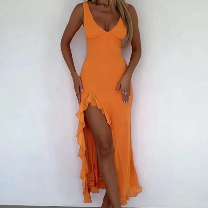 Vestito estivo con volant e spacco alto