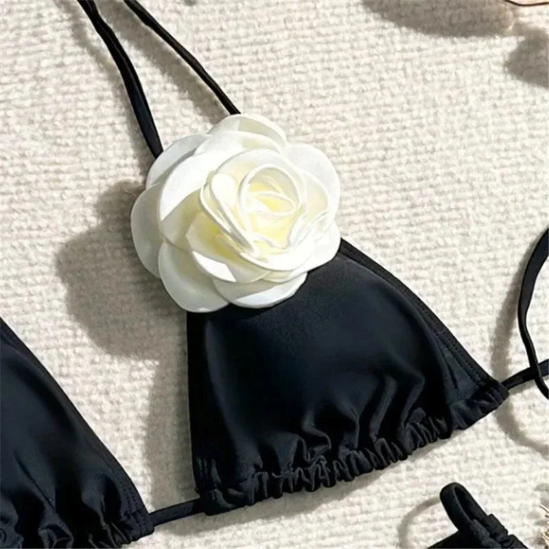 Costume da bagno con laccetti