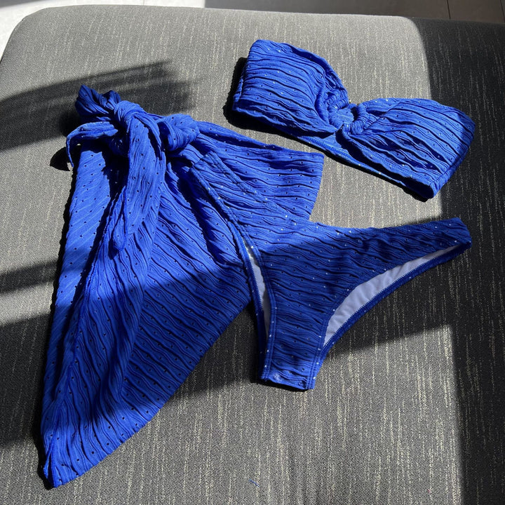 Set spiaggia, costume da bagno e gonna