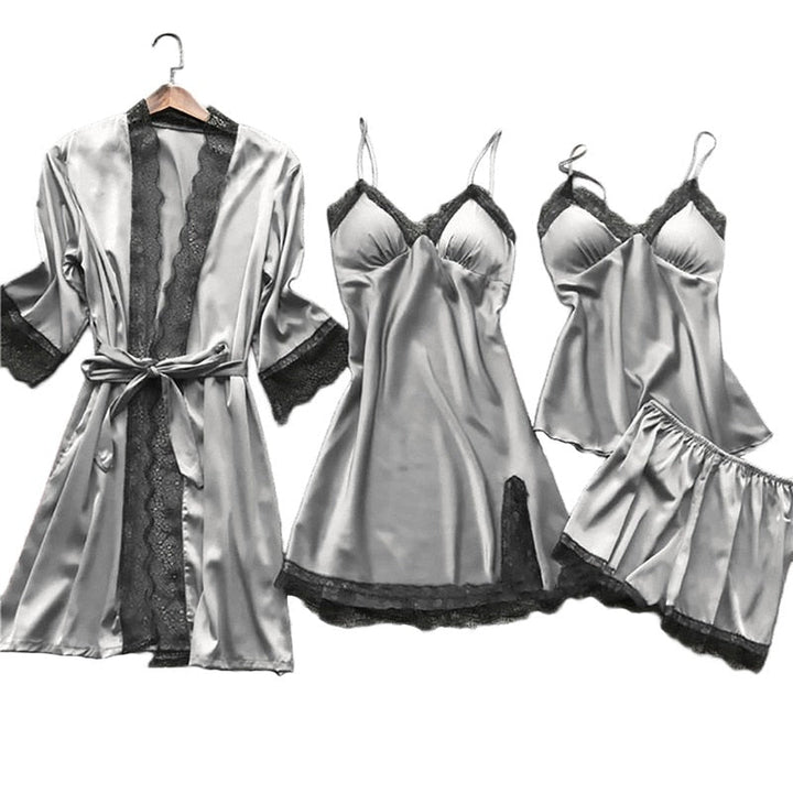 Completo pigiama in raso con pizzo decorativo