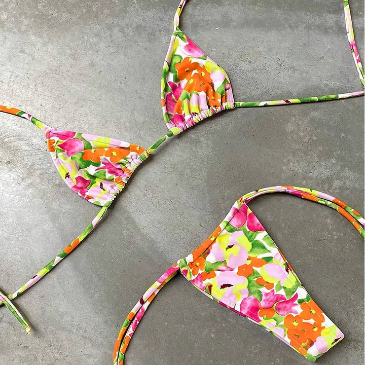 Bikini brasiliano con laccetti