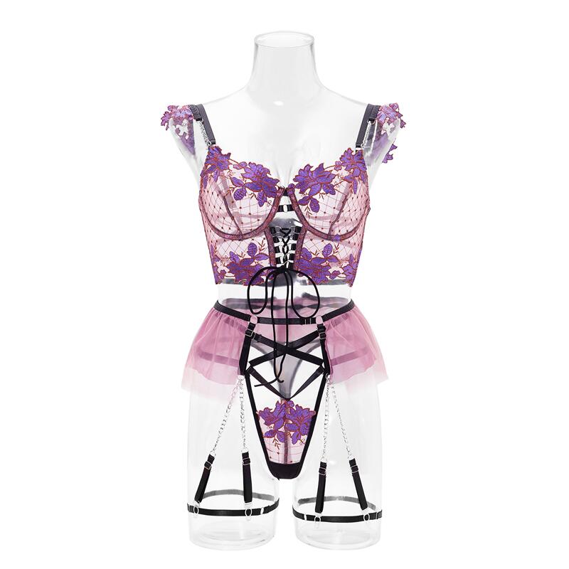 Completo intimo in pizzo con volant