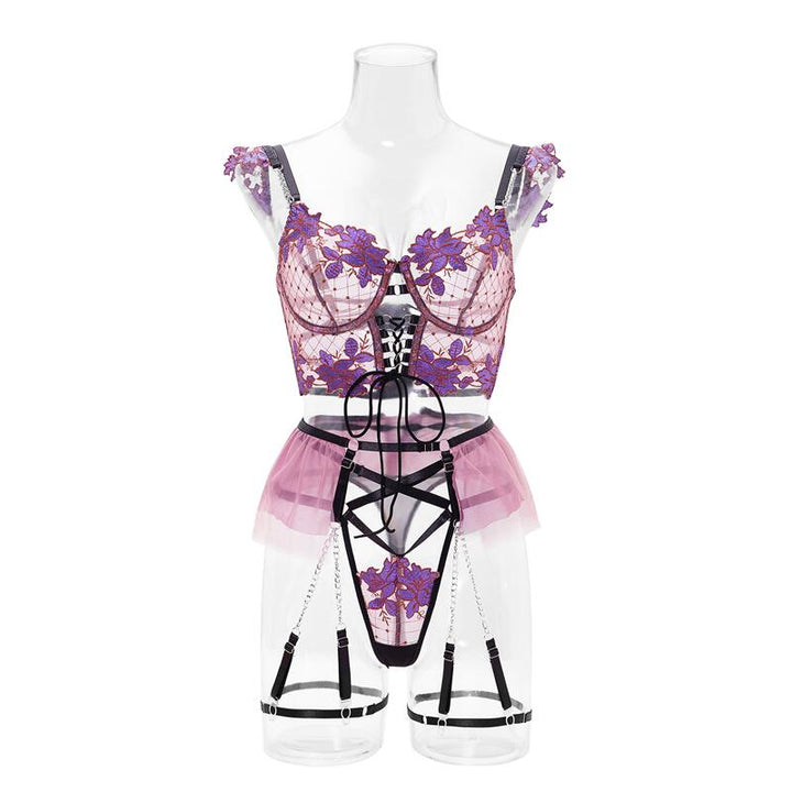 Completo intimo in pizzo con volant