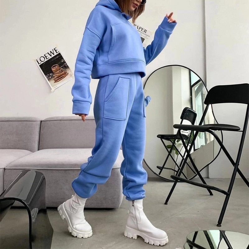Completo abbigliamento homewear in felpa
