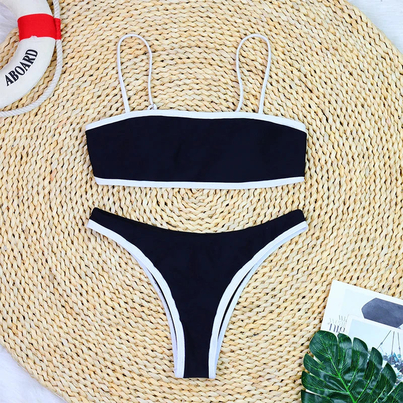 Costume da bagno minimalista
