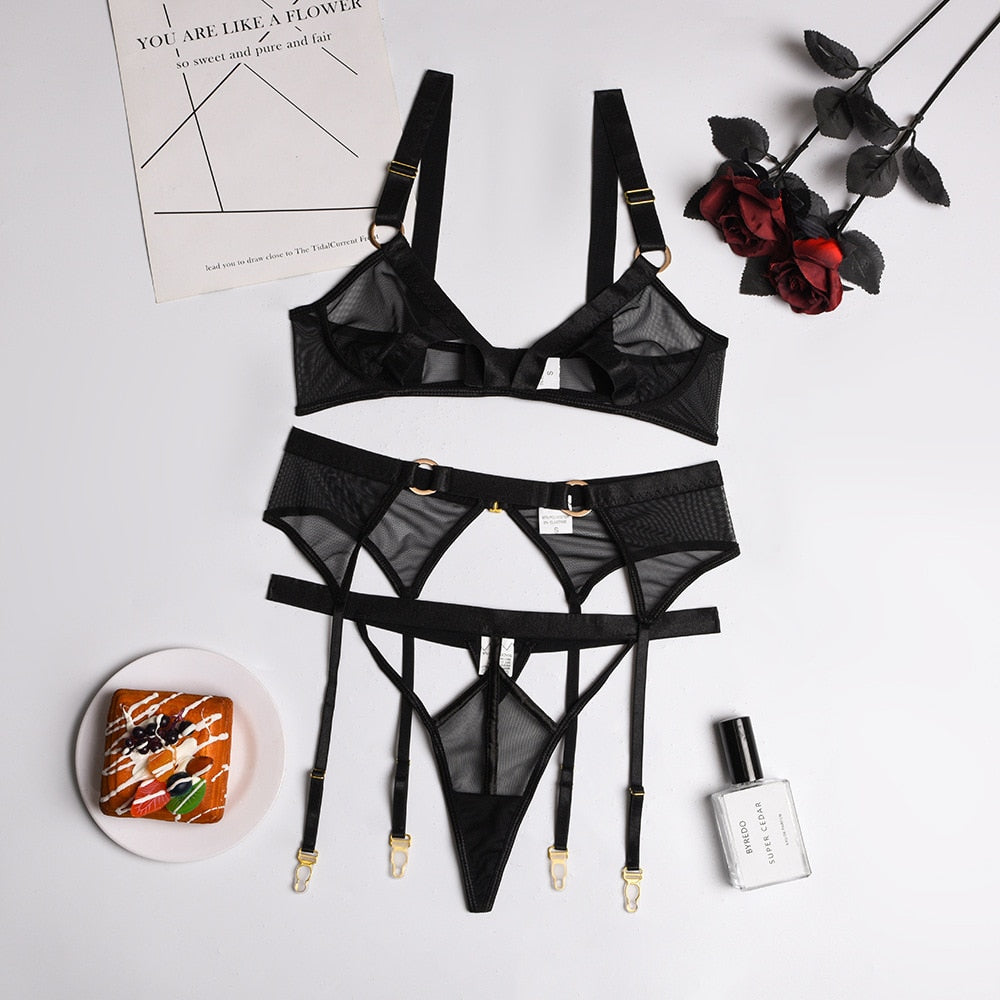 Completo intimo in rete con cintura