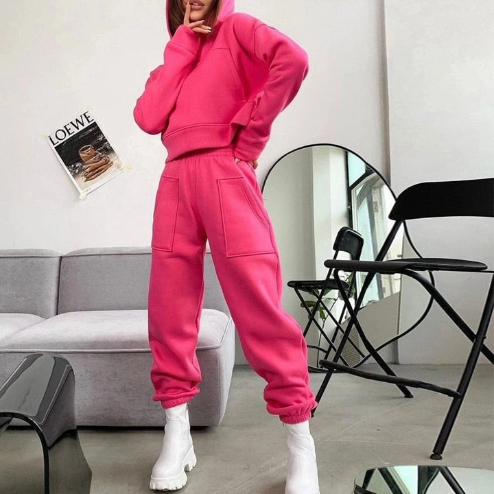 Completo abbigliamento homewear in felpa