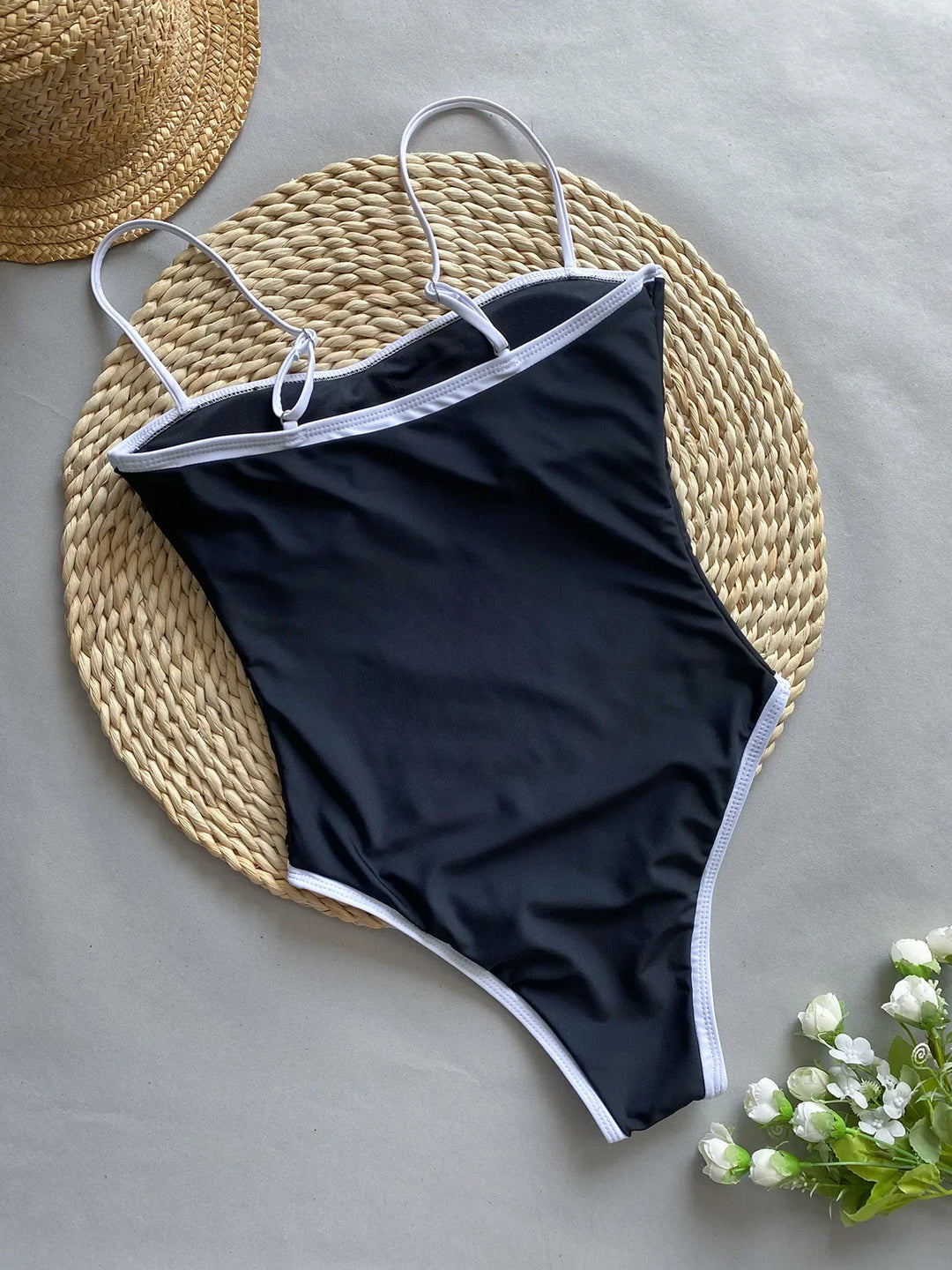 Costume da bagno intero minimalista