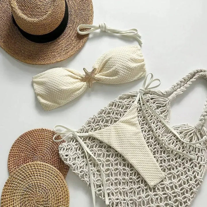 Bikini con stella decorativa