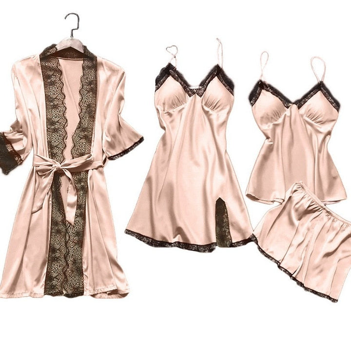 Completo pigiama in raso con pizzo decorativo
