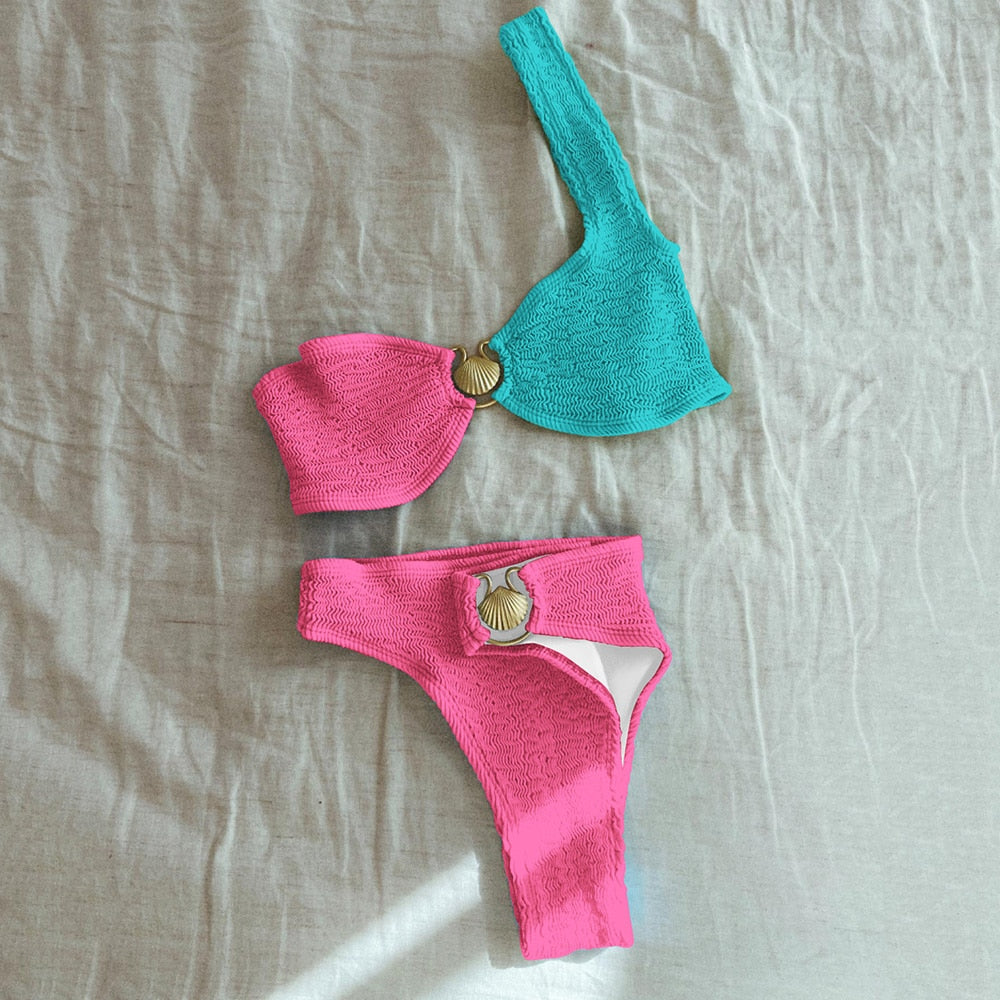 Costume da bagno a due pezzi in tessuto rigato monospalla con vita alta e dettagli a conchiglia