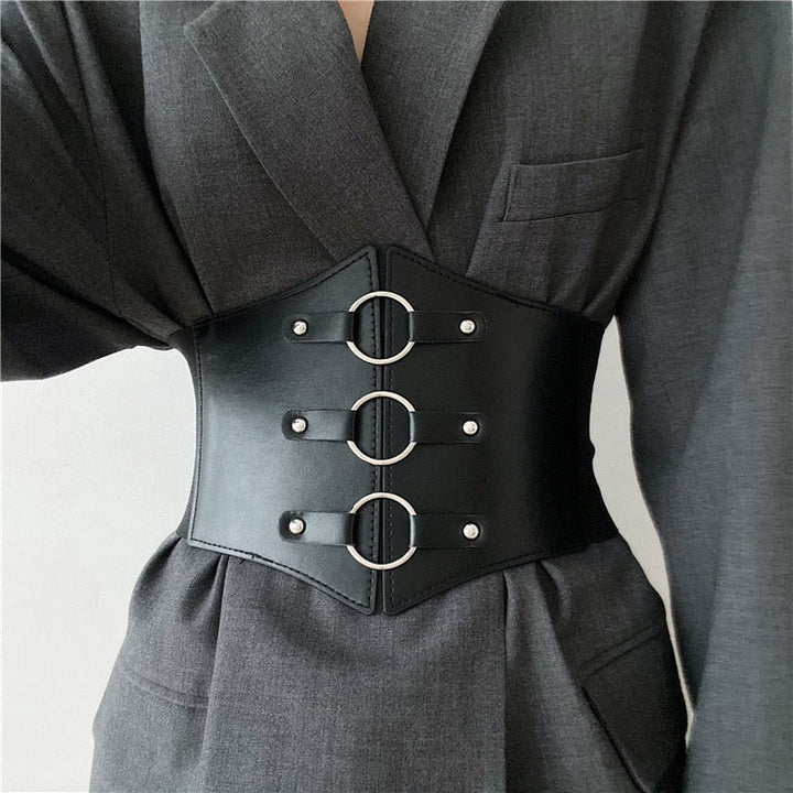 Corsetto ampio con chiusura decorativa
