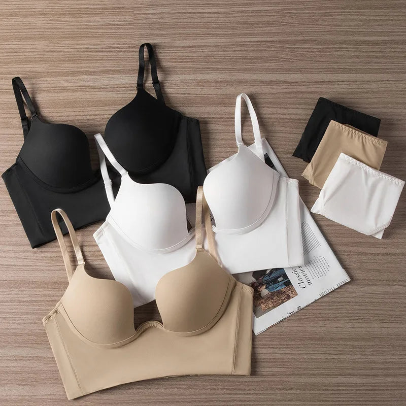Completo intimo con semi-corsetto plunge