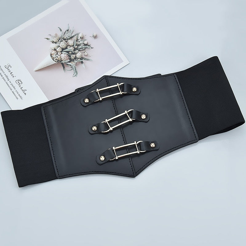 Corsetto ampio con chiusura decorativa