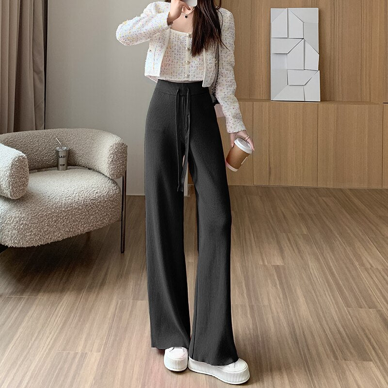 Pantaloni maglia ampi con laccio di chiusura