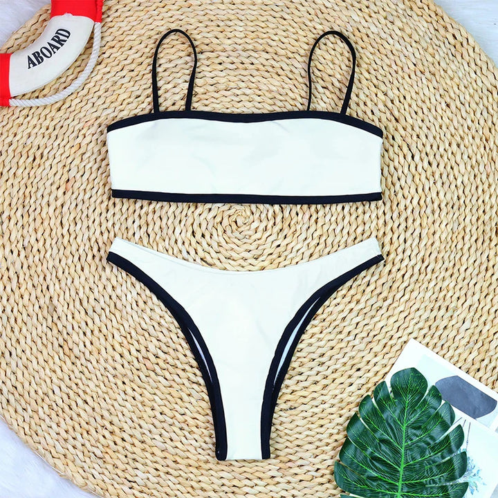 Costume da bagno minimalista