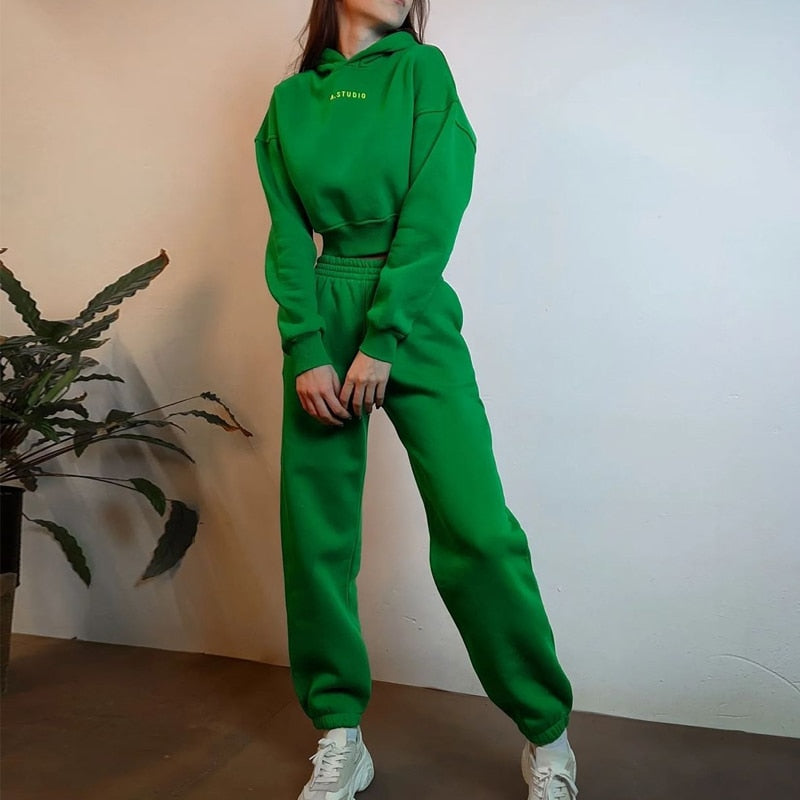 Completo abbigliamento homewear in felpa