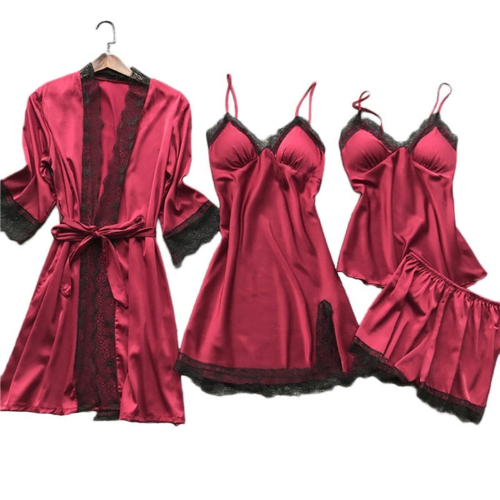 Completo pigiama in raso con pizzo decorativo