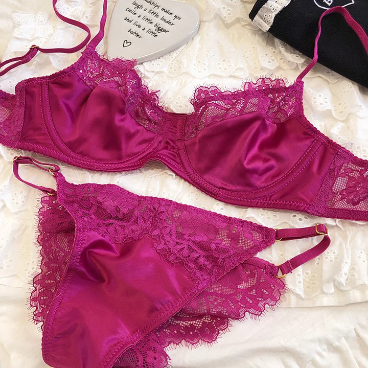 Completo intimo con finiture in pizzo