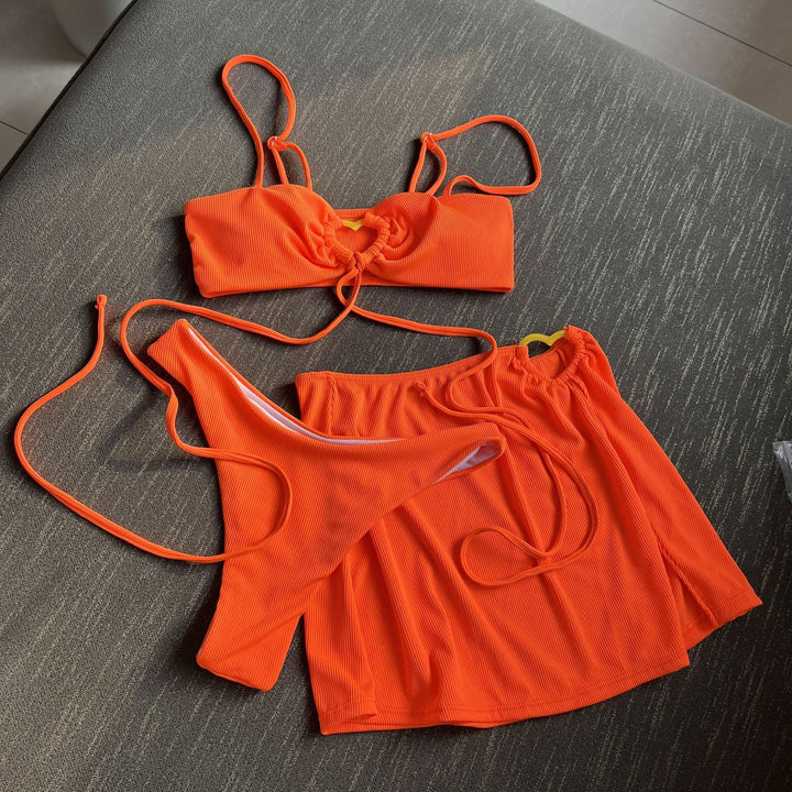 Set spiaggia bikini con gonna