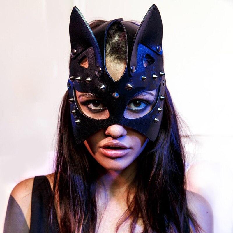 Maschera con borchie