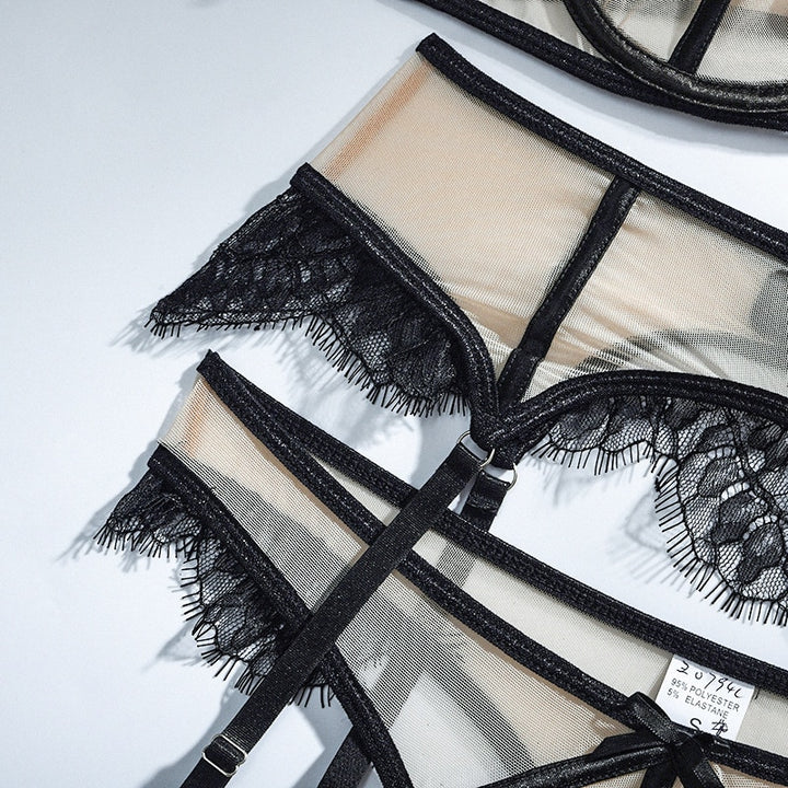 Un completo di biancheria intima elegante