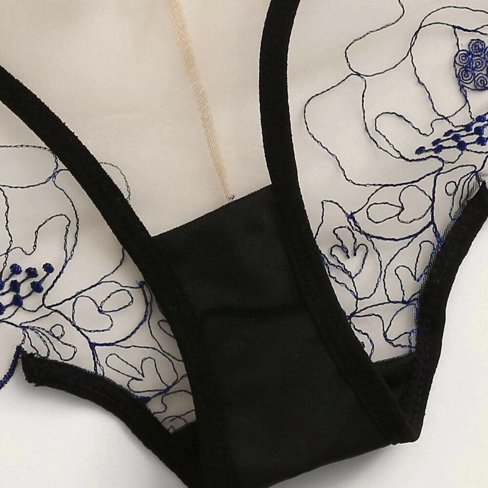 Set di lingerie trasparente