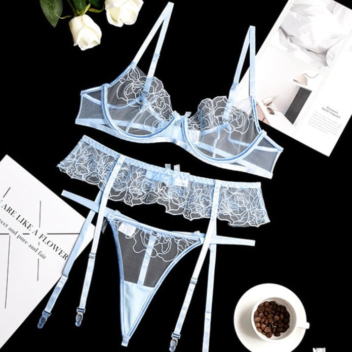 Completo intimo 3 pezzi con motivo a rose