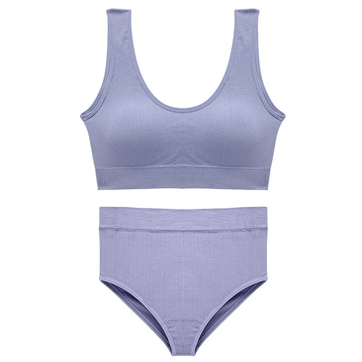 Un completo sportivo con spalline larghe