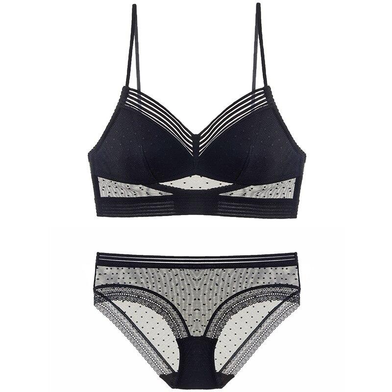Set lingerie trasparente