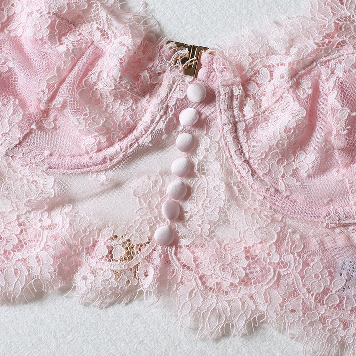 Un set di biancheria intima di pizzo con un top a corsetto