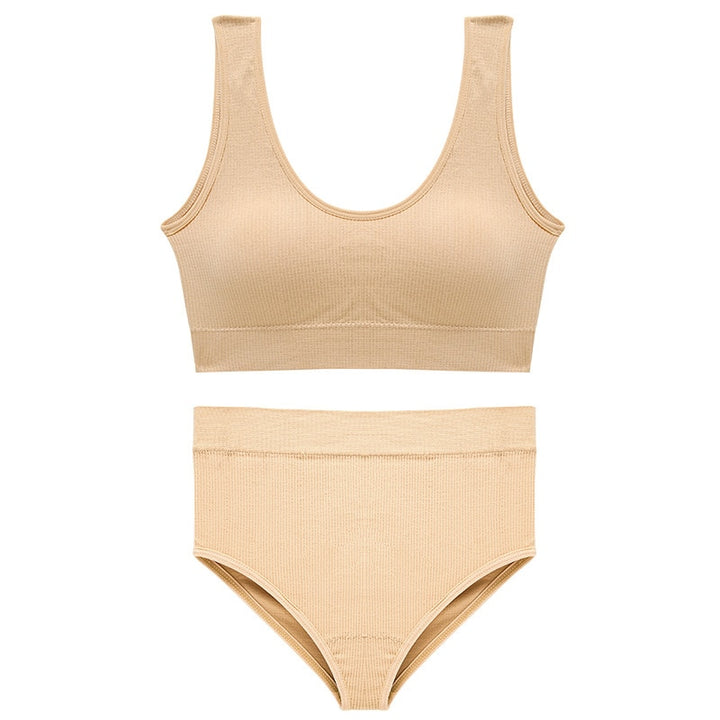 Un completo sportivo con spalline larghe