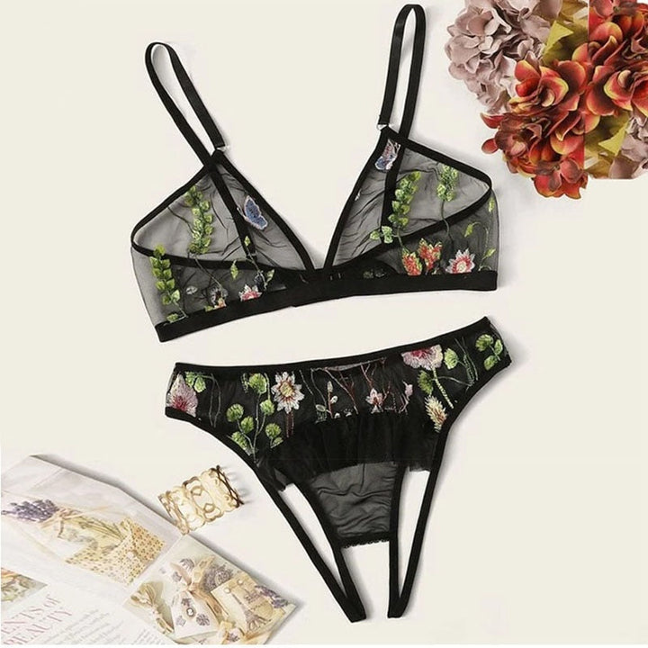 Set di biancheria intima con ricamo decorativo