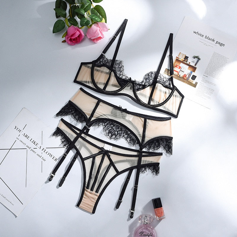 Un completo di biancheria intima elegante