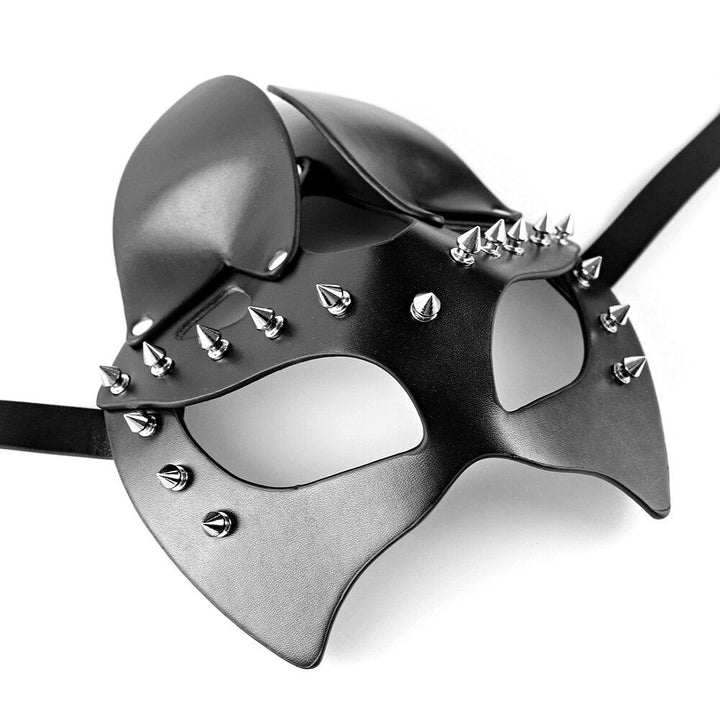 Maschera con borchie