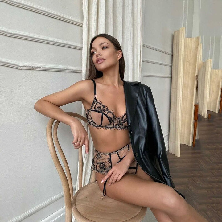 Elegante set intimo 3 pezzi con pizzo