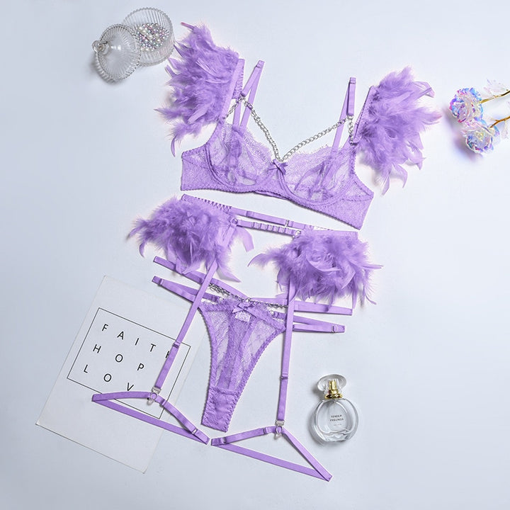 Sensuale set di lingerie in pizzo in 3 pezzi con piume decorative