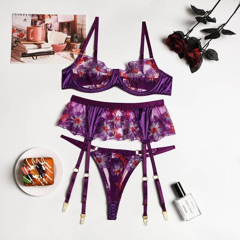 Completo intimo in pizzo 3 pezzi con ricamo floreale
