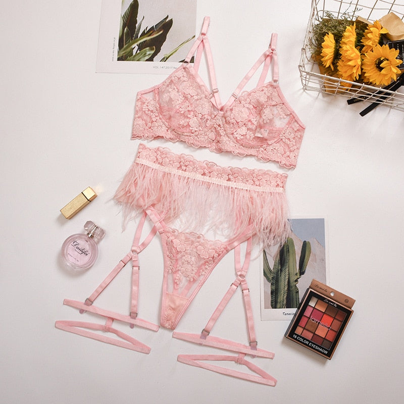 Completo intimo 3 pezzi con balze e righe