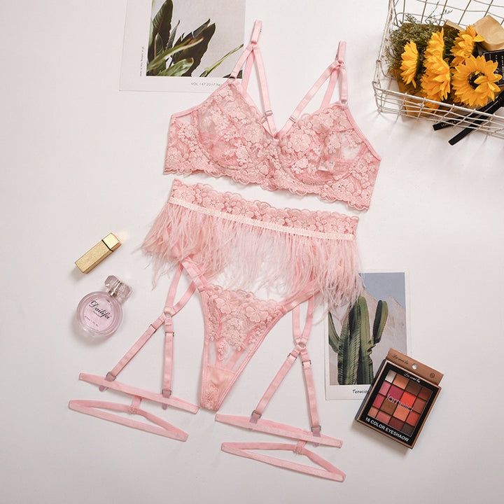 Completo intimo 3 pezzi con balze e righe